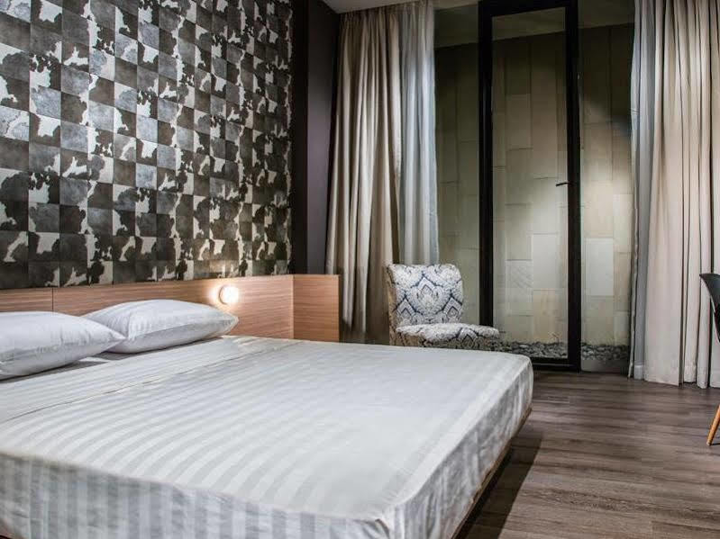 Upscale Suites Giacarta Esterno foto