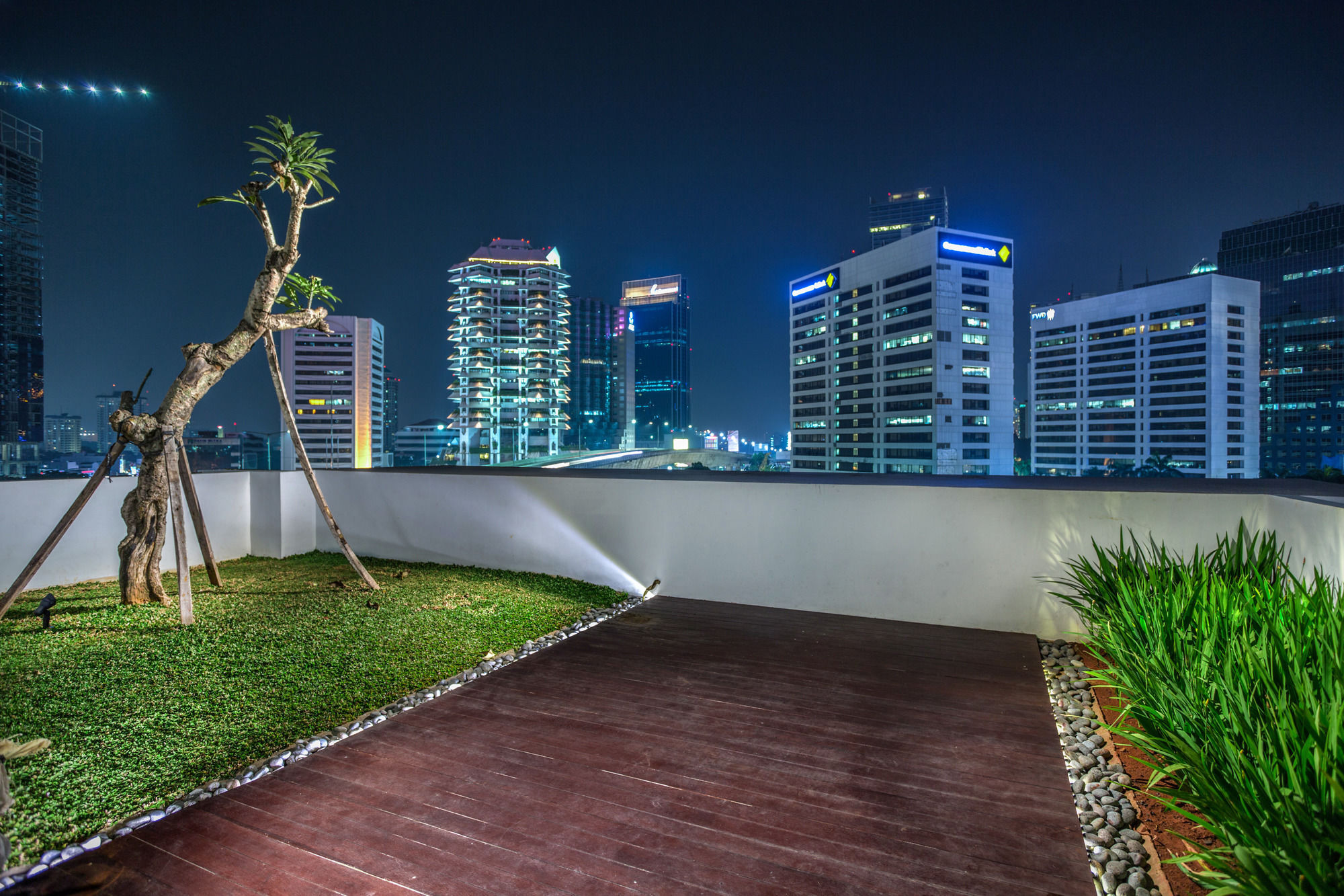 Upscale Suites Giacarta Esterno foto